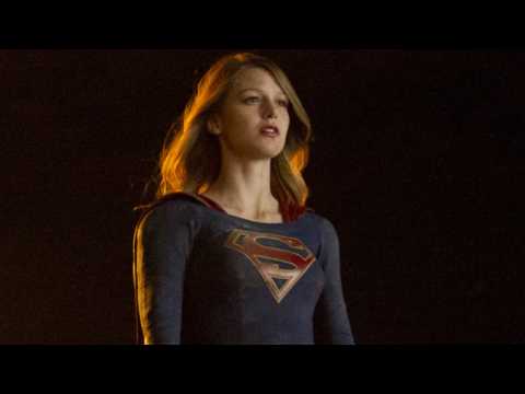 VIDEO : Flash & Supergirl Seasons Unchanged By Kreisberg Firing