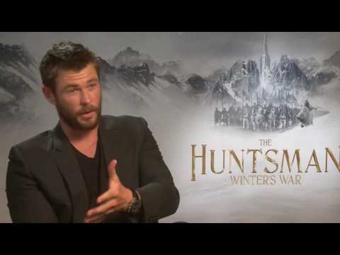VIDEO : 'Avengers' Star Chris Hemsworth Picks The Hottest Chris