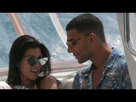 VIDEO : Kourtney Kardashian Posts Romantic Snap With Boyfriend Younes Bendjima