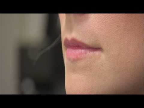 VIDEO : A New Revolutionary Matte Lipstick