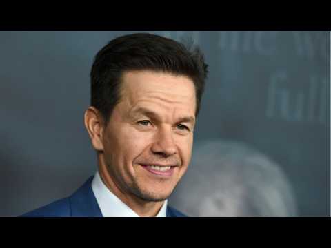 VIDEO : Stars Weigh In Wage Gap Between Mark Wahlberg And Michelle Williams