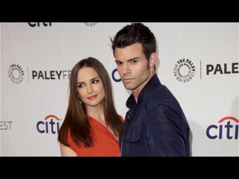 VIDEO : Rachael Leigh Cook Opens Up About Marriage To Daniel Gillies