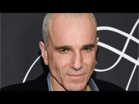 VIDEO : What TV Show Does Daniel Day-Lewis Love?