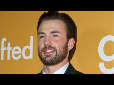 VIDEO : Chris Evans Says Anxiety Led Him To Turn Down Captain America Role
