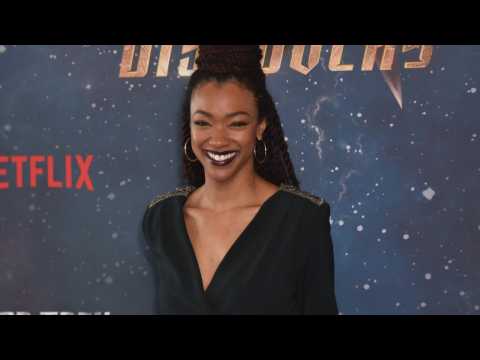 VIDEO : 'Discovery' Cast Shares What Star Trek Means To Them