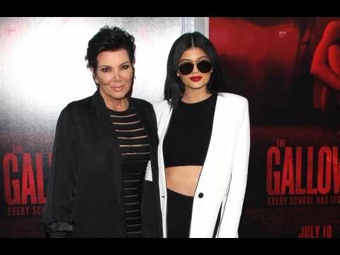 VIDEO : Kylie Jenner 'exploite' chez elle ?