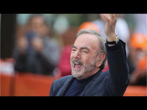 VIDEO : Neil Diamond Officially Retires From Touring