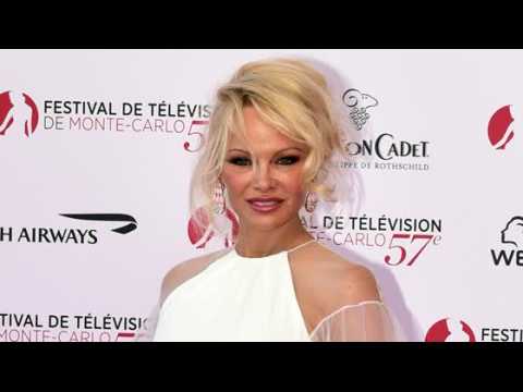 VIDEO : You can rent Pamela Anderson's house!