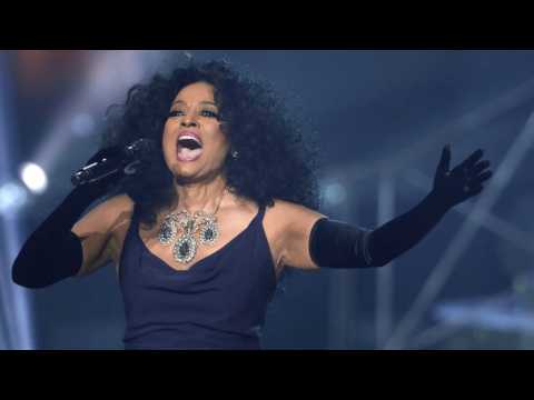 VIDEO : Who Has Yet To Win A Grammy Award?