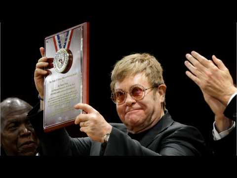 VIDEO : Elton John Will Quit Touring