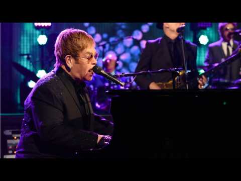 VIDEO : Elton John Is Officially Retiring From Touring