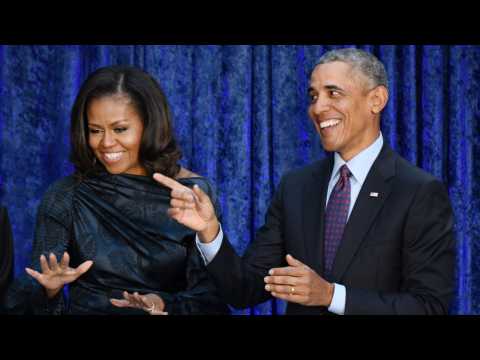 VIDEO : Obama Family Crushes Valentine's Day