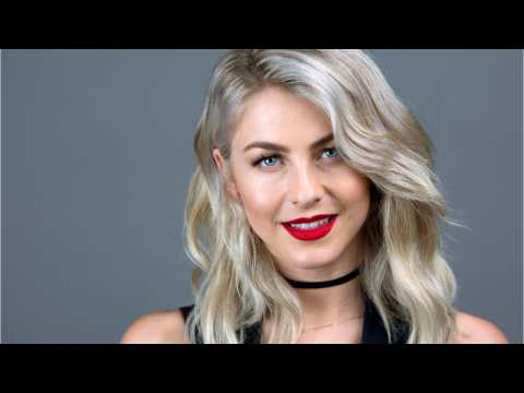 VIDEO : Julianne Hough Dyes Hair Red