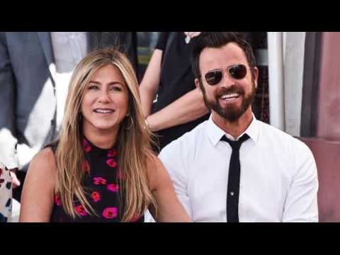 VIDEO : Jennifer Aniston 'has seemed fine' since Justin Theroux split