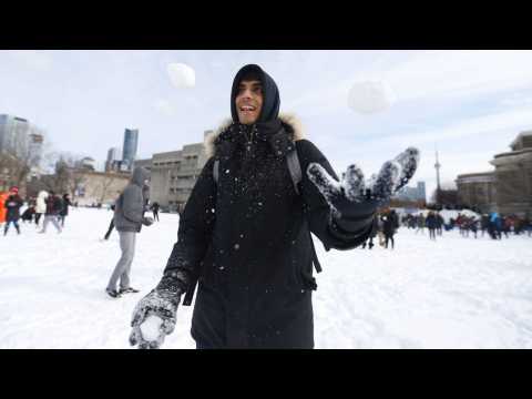 VIDEO : Snowballs On Sale For $1 At Superbowl Vending Machine