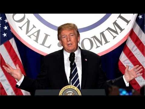 VIDEO : RNC Dinner: Trump Rips Into Gov. John Kasich