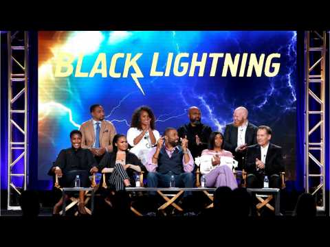 VIDEO : Critics Love 'Black Lightning'