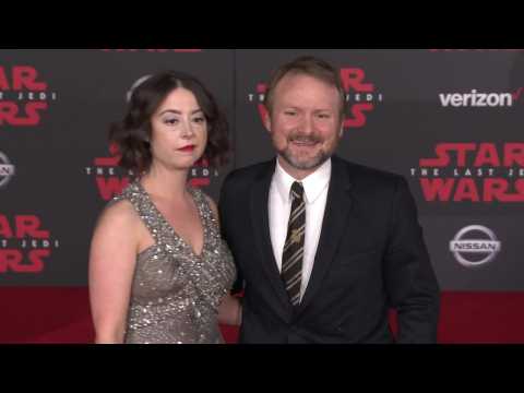 VIDEO : What Scene Did 'Last Jedi' Almost Lose?