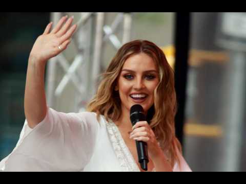 VIDEO : Perrie Edwards to move in with Alex Oxlade-Chamberlain?