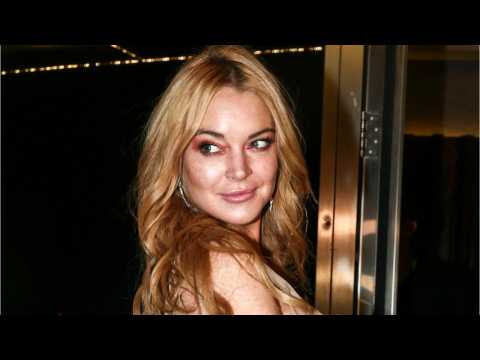 VIDEO : Lindsay Lohan Announces Makeup Line on Wendy Williams Show