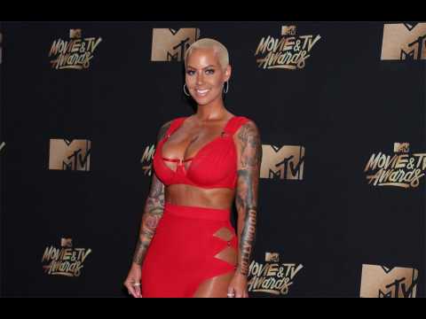 VIDEO : Amber Rose to undergo breast reduction surgery