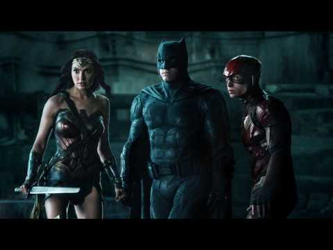 VIDEO : Justice League Deleted Scene Fixes Plot Hole?
