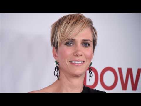 VIDEO : Kristen Wiig To Star In Reese Witherspoon-Produced Apple Comedy Series