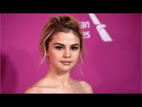 VIDEO : Selena Gomez Reportedly Donated Salary From Woody Allen Movie To Times Up