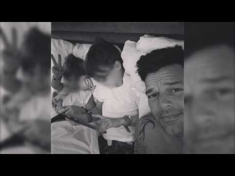VIDEO : Ricky Martin explica a sus hijos por qu tienen dos paps