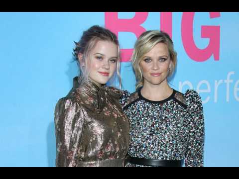 VIDEO : Reese Witherspoon and her daughter always share