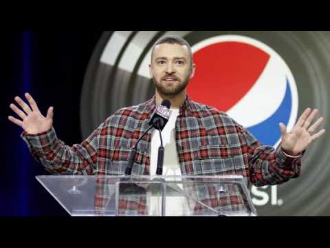 VIDEO : Justin Timberlake Gives Underwhelming Super Bowl Performance