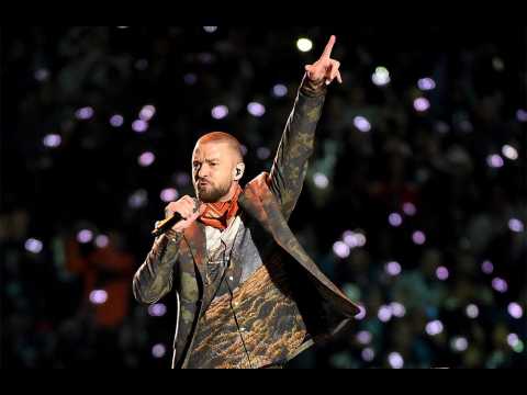 VIDEO : Justin Timberlake wows in Super Bowl set