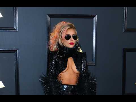 VIDEO : Lady Gaga needed treatment at gig