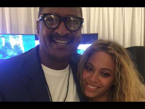 VIDEO : Beyonce's Dad says she is only successful because of her light skin