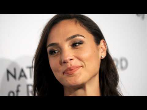 VIDEO : Gal Gadot To Voice Herself In Upcoming ?Simpsons? Episode