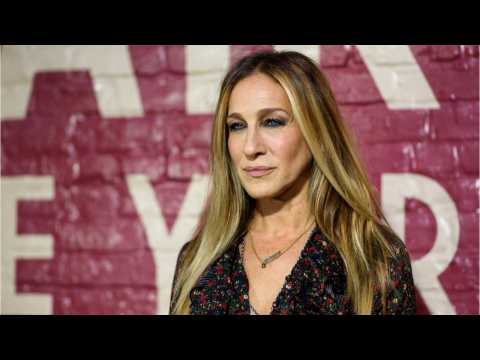 VIDEO : Sarah Jessica Parker Reaches Out To Kim Cattrall After Brother?s Death