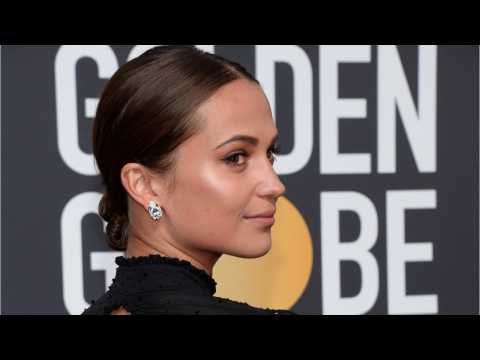 VIDEO : 'Tomb Raider': How Much Weight In Muscle Did Alicia Vikander Gain?