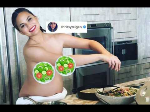 VIDEO : Chrissy Teigen shares topless photo