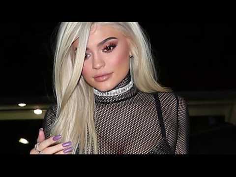 VIDEO : Kylie Jenner posts first post baby snap