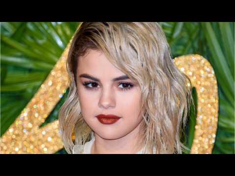 VIDEO : Selena Gomez Was 'Happy and Healthy' At Fashion Show