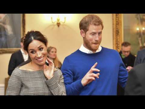 VIDEO : Meghan Markle & Prince Harry Surprised With Ed Sheeran Song