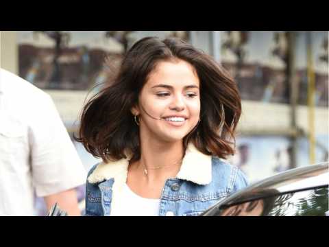 VIDEO : Selena Gomez In Mexico Without Bieber