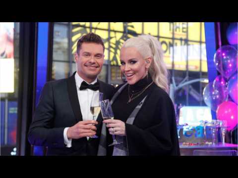 VIDEO : Jenny McCarthy Preparing For Frigid NYE Temps