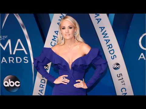 VIDEO : Carrie Underwood Got Dozens Of Stitches After Fall On Her Face