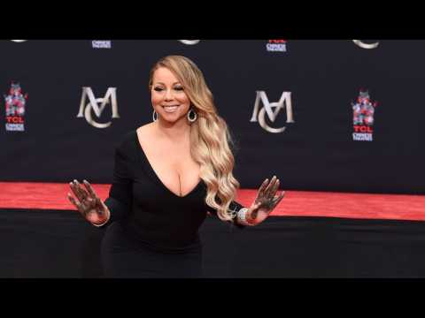 VIDEO : Mariah Carey Makes New Year's Eve Comeback