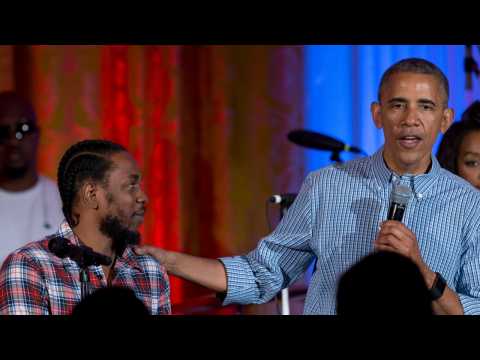 VIDEO : Obama Announces His Favorite Songs Of 2017 On Facebook