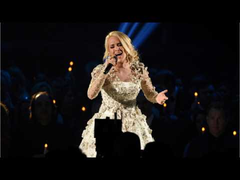 VIDEO : Carrie Underwood Needed Over 40 Stitches