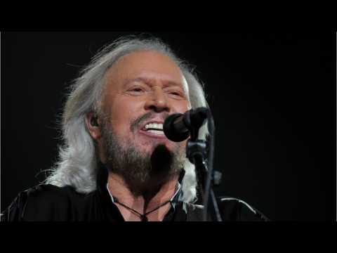 VIDEO : Gibb And Ringo To Get Knighted