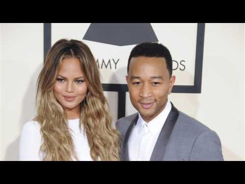 VIDEO : Iconic Power Couples Who've Rocked The Grammys
