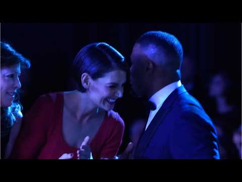 VIDEO : Katie Holmes and Jamie Foxx Just Attended a Pre-Grammys Gala as a Couple